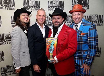 Raul Malo, Jerry Dale McFadden, The Mavericks, Paul Deakin, and Eddie Perez