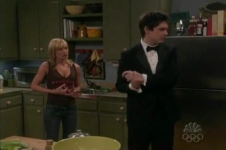 Jaime Pressly and Jeff Bryan Davis in Happy Family (2003)