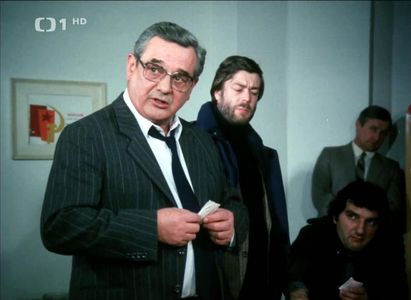 Jan Kanyza and Josef Vinklár in Mravenci nesou smrt (1986)