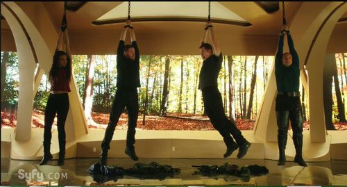 Aaron Ashmore, Thom Allison, Luke Macfarlane, and Hannah John-Kamen in Killjoys (2015)