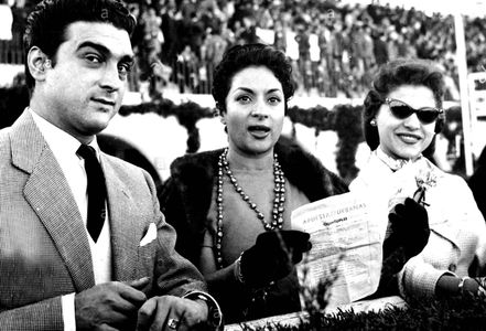 Carmen Flores, Lola Flores, and Antonio González 'El Pescaílla'