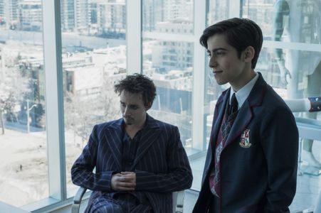 Robert Sheehan and Aidan Gallagher in The Umbrella Academy (2019)