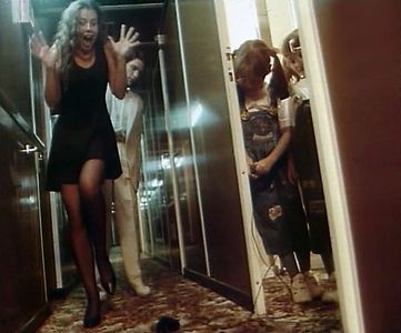 Sergey Makhovikov, Kristina Sinelnik, Tanya Posternak, and Zhenya Posternak in Khippiniada abo materik kokhannya (1997)