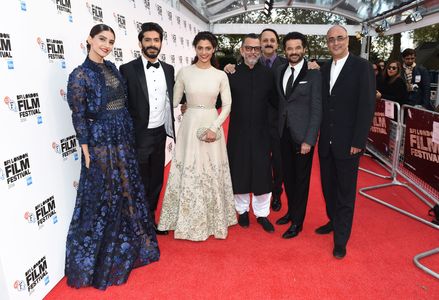 Anil Kapoor, Art Malik, Sonam Kapoor, Rohit Khattar, Harsh Kapoor, and Saiyami Kher