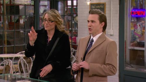 Deanne Bray and Rod Keller in 2 Broke Girls (2011)