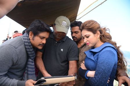 Nagarjuna Akkineni, Karthi, Tamannaah Bhatia, and Vamshi Paidipally in Oopiri (2016)