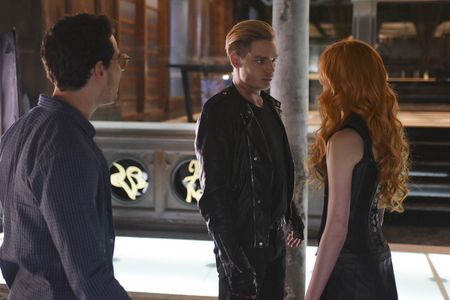 Katherine McNamara, Dominic Sherwood, and Alberto Rosende in Shadowhunters (2016)