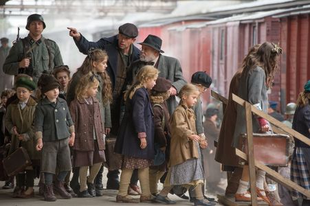 Arnost Goldflam and Johan Heldenbergh in The Zookeeper's Wife (2017)