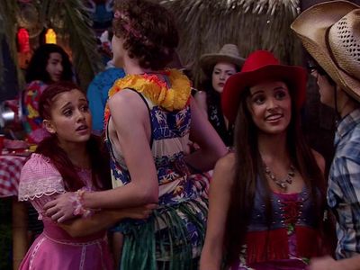 Cat (Ariana Grande) & Gabriella (Cassie Hernandez) - Victorious: 