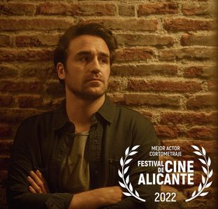 Still of Eduardo Lloveras in “Suelta” (2022)