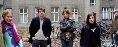 Anna Brüggemann, Robert Gwisdek, Alexander Khuon, Katharina Spiering, and Aylin Tezel in Move (2012)