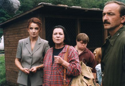Zlata Adamovská and Milena Dvorská in Den dobrých skutku (2001)