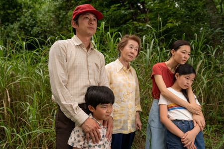 Youn Yuh-jung, Alan Kim, Noel Cho, Steven Yeun, and Yeri Han in Minari (2020)