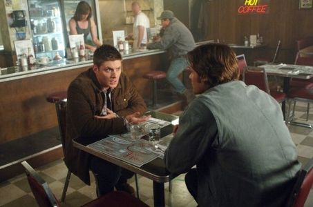 Jensen Ackles, Jen Halley, Jared Padalecki, Scott Parsons, and Marc Gaudet in Supernatural (2005)