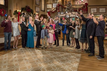 John Stamos, Andrea Barber, Candace Cameron Bure, Dave Coulier, Lori Loughlin, Bob Saget, Jodie Sweetin, Scott Weinger, 