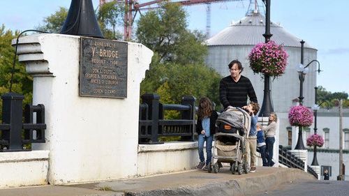 Kevin Sorbo, Julia Denton, and Ryan Buggle in The Reliant (2019)