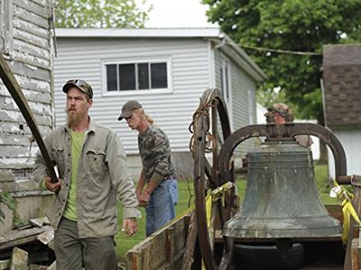 Johnny Jett and Graham Ferguson in Barnwood Builders (2013)
