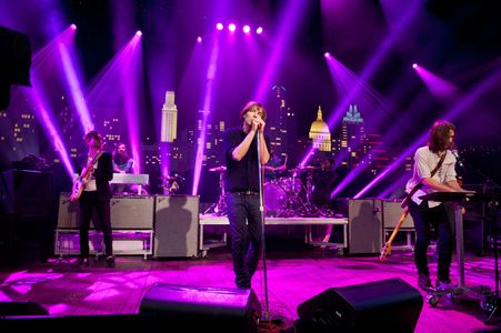 Phoenix and Thomas Mars in Austin City Limits (1975)