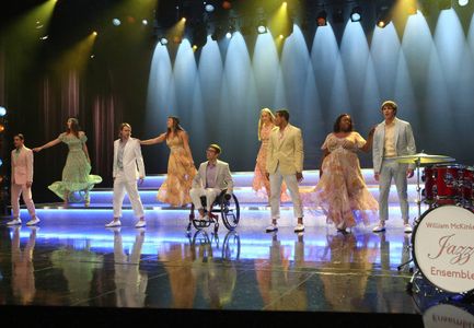 Darren Criss, Kevin McHale, Melissa Benoist, Jenna Ushkowitz, Chord Overstreet, Becca Tobin, Blake Jenner, Jacob Artist,