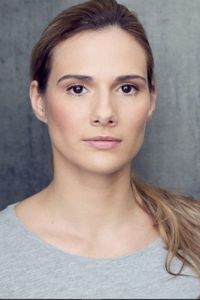 Bernadett Swann