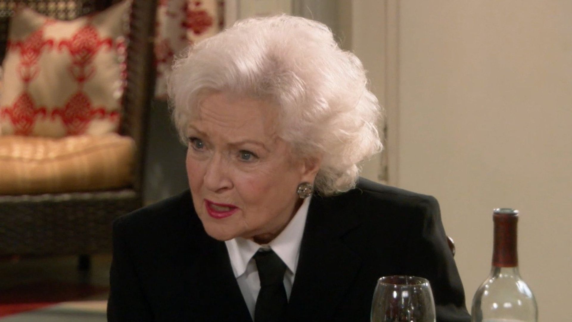 Hot in Cleveland background
