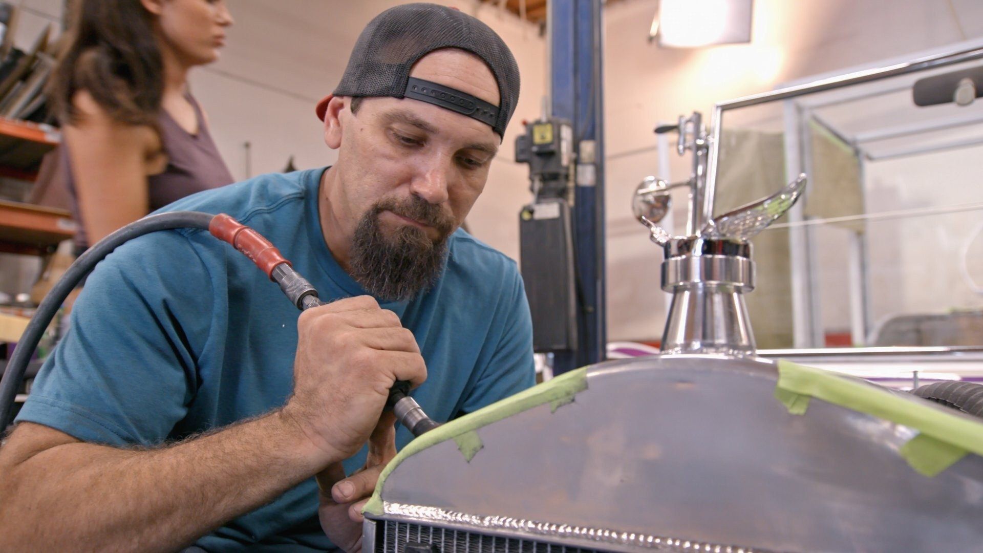 Car Masters: Rust to Riches background