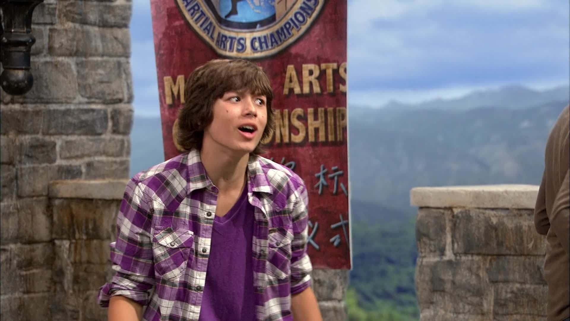 Kickin' It background