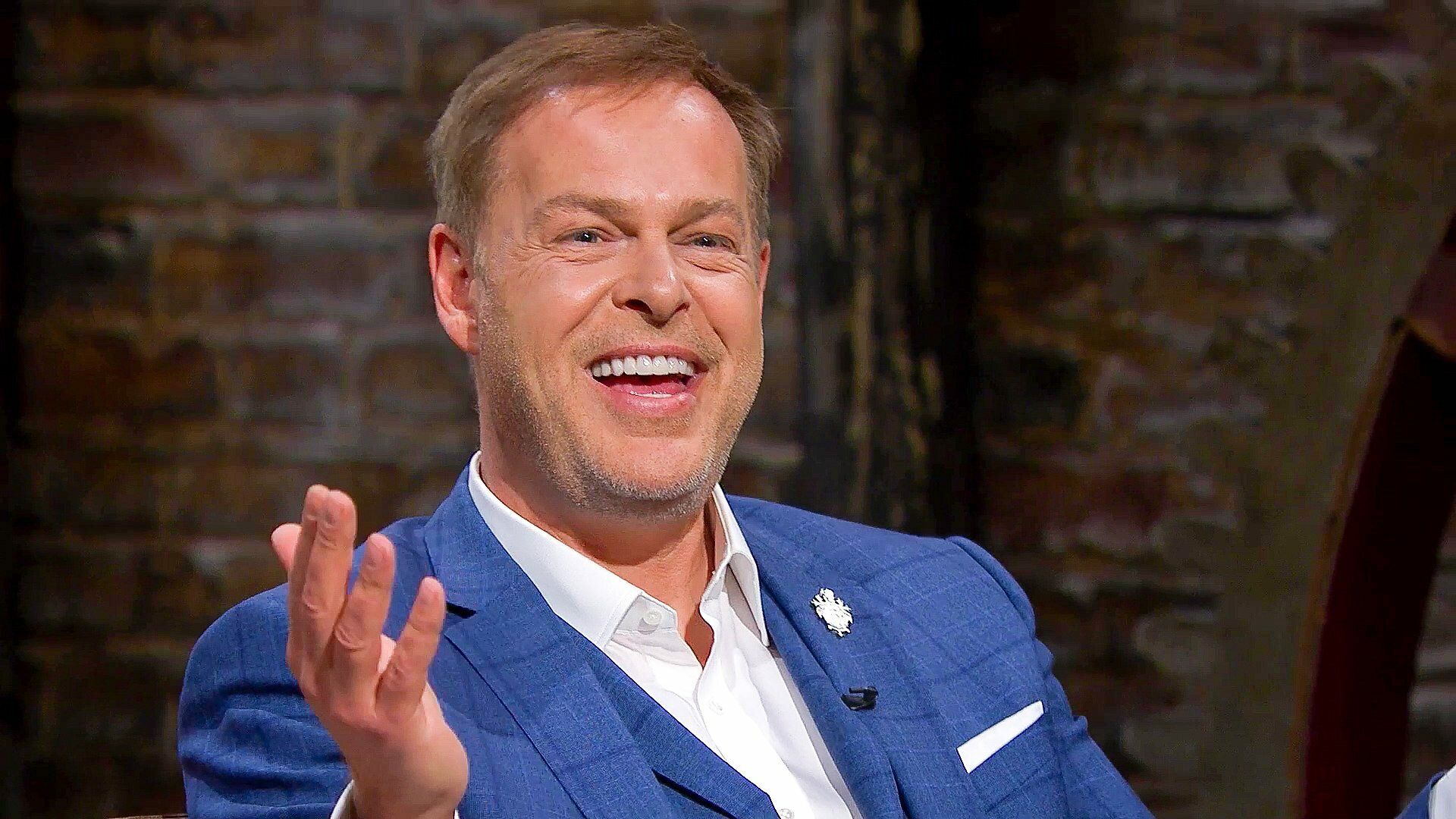 Dragons' Den background