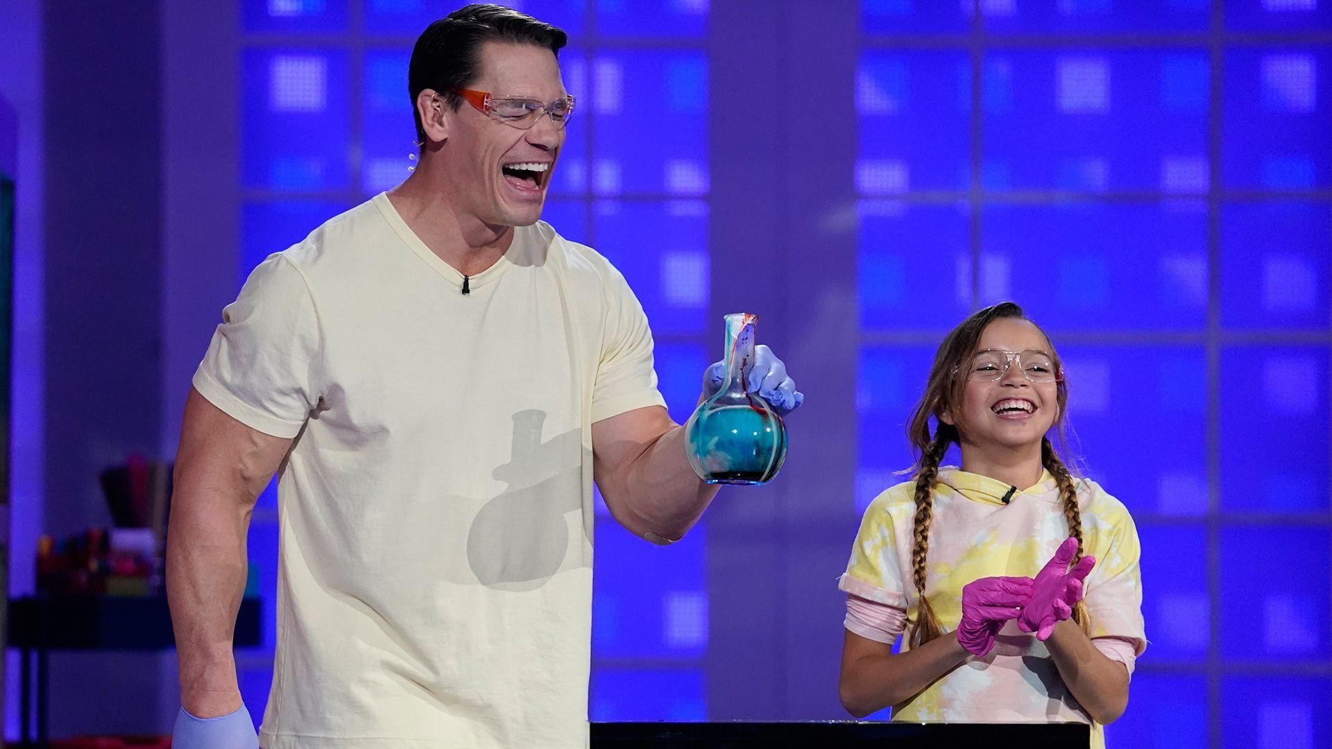 Are You Smarter Than a 5th Grader? background