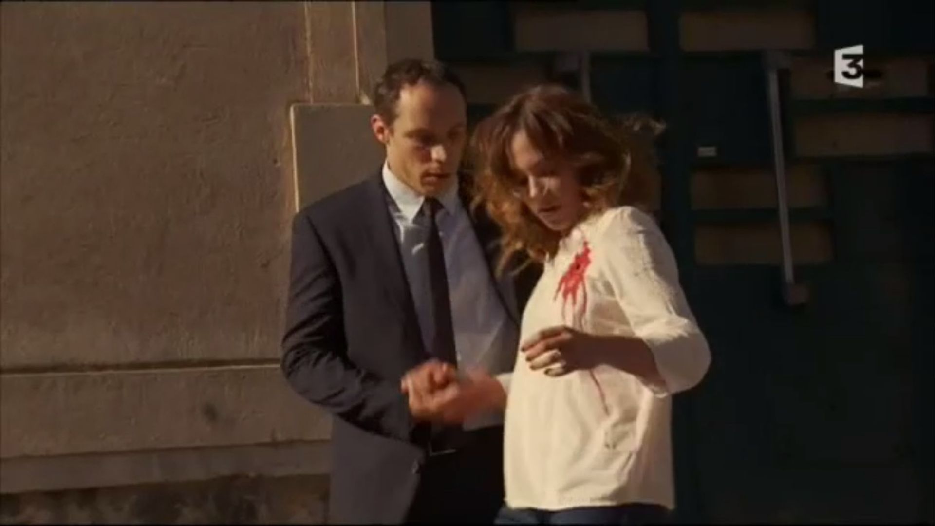 Plus belle la vie background