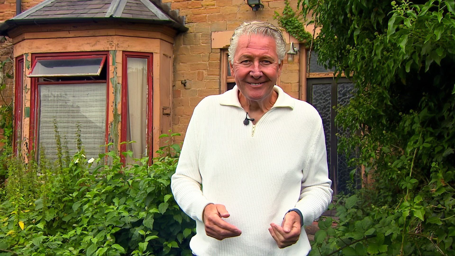 Homes Under the Hammer background