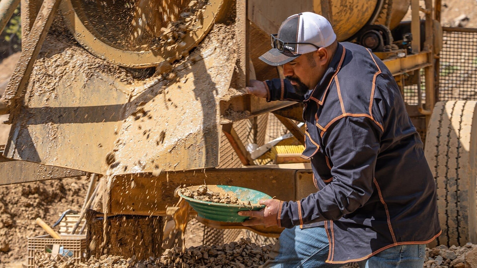 Gold Rush: Freddy Dodge's Mine Rescue background