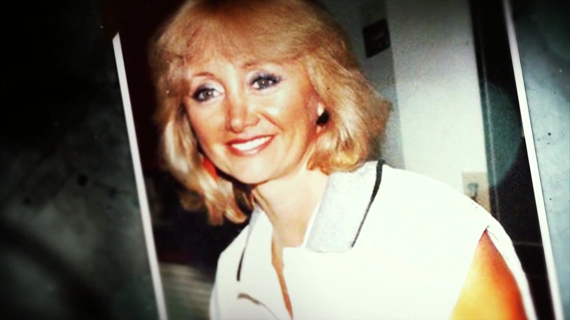 On the Case with Paula Zahn background