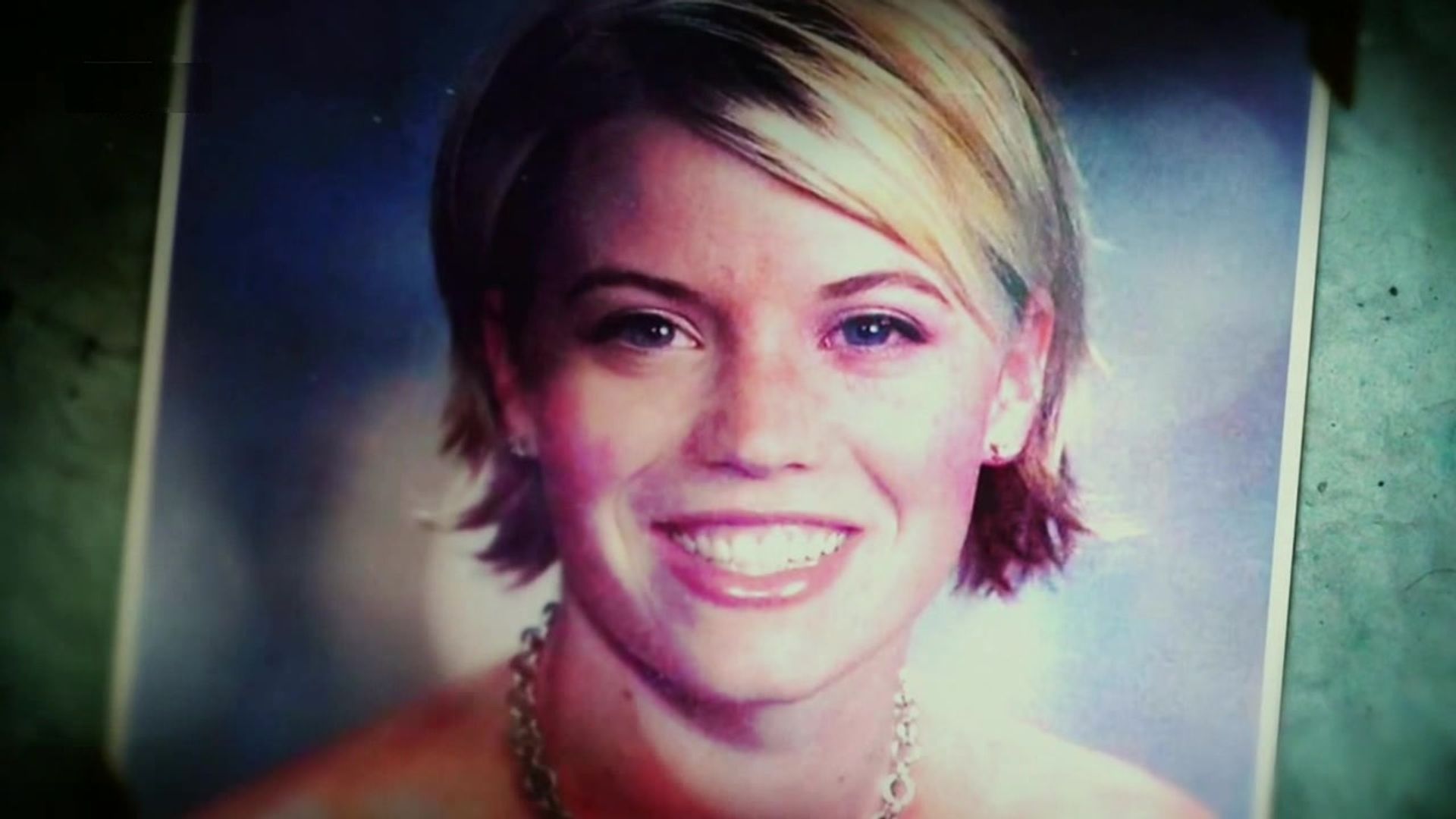 On the Case with Paula Zahn background