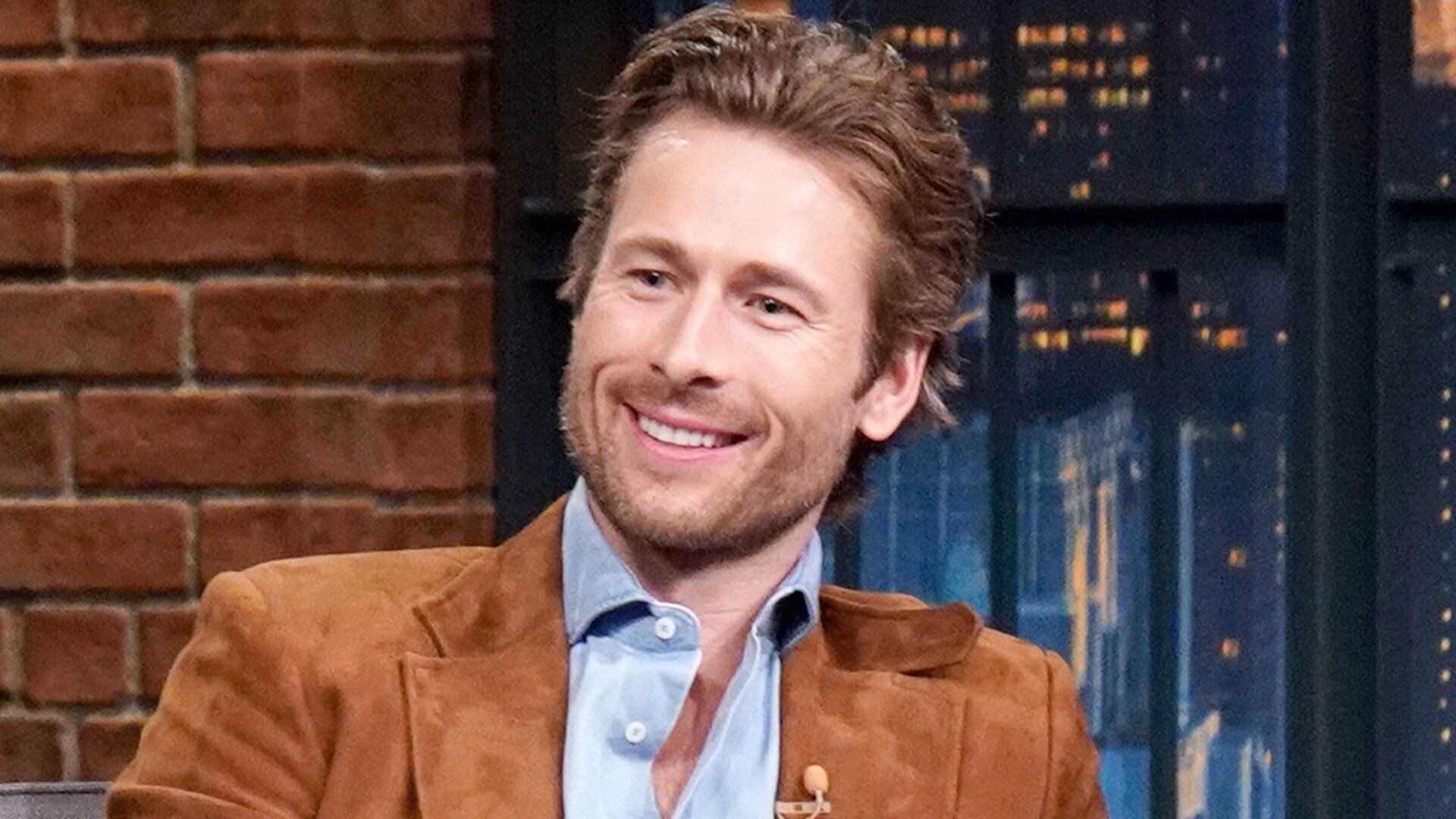 Late Night with Seth Meyers background