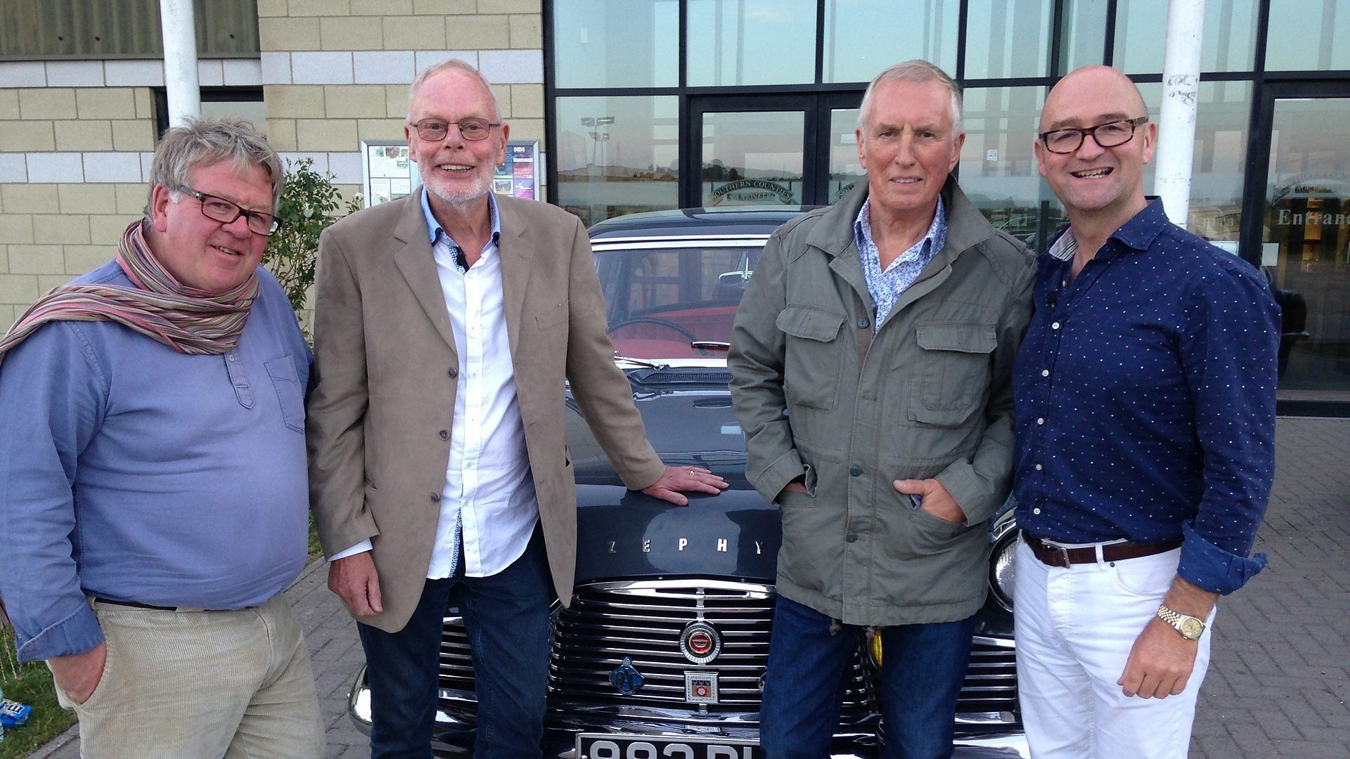 Celebrity Antiques Road Trip background