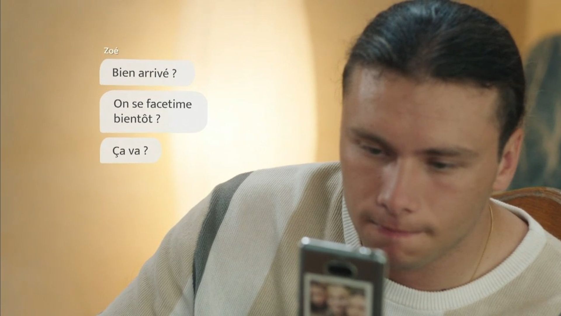 Ici tout commence background