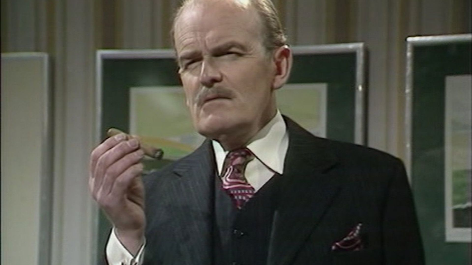 The Fall and Rise of Reginald Perrin background
