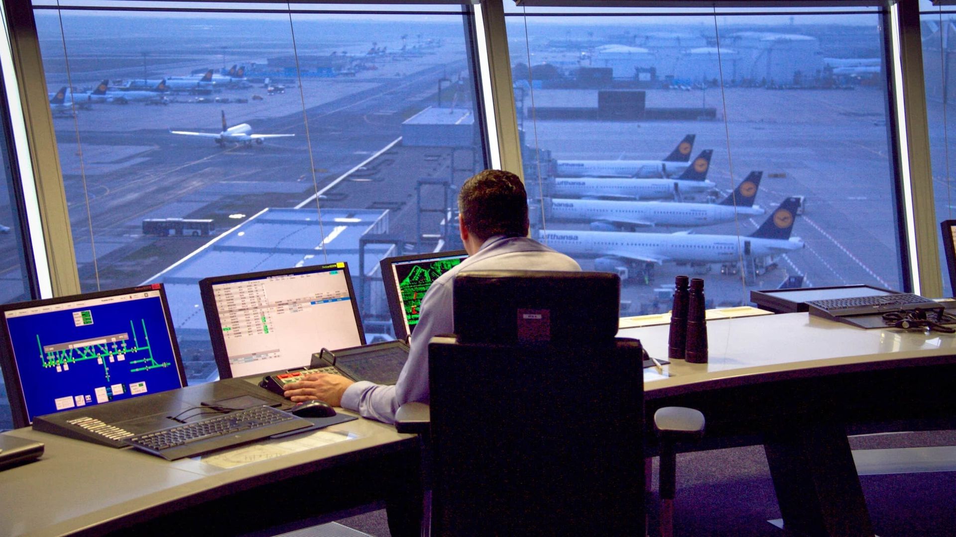 X-Ray Mega Airport background