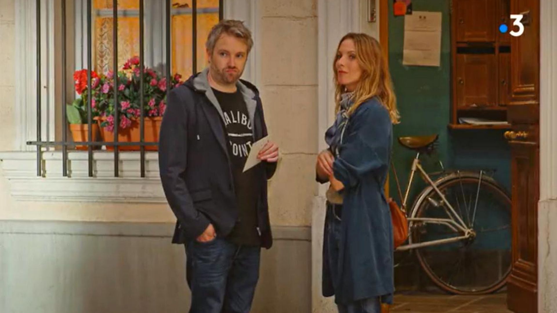Plus belle la vie background