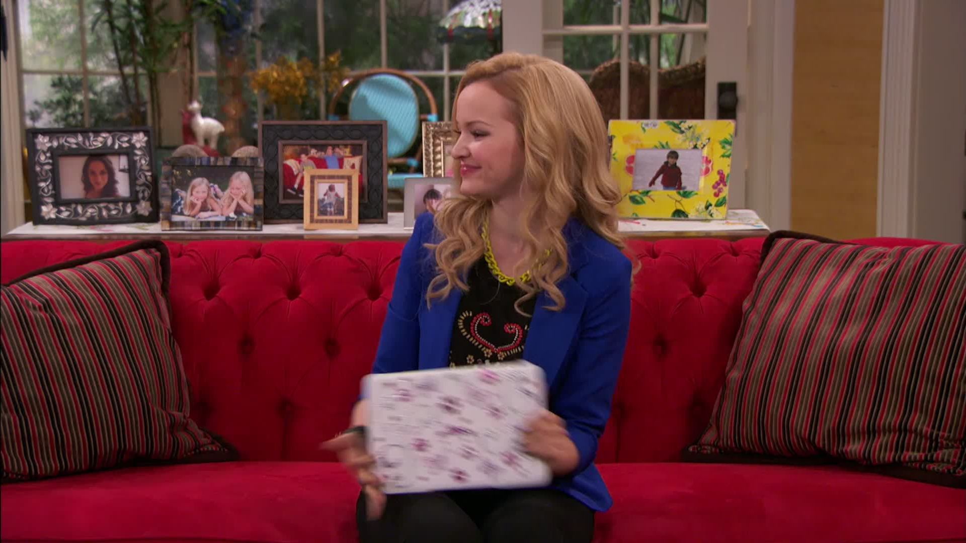 Liv and Maddie background