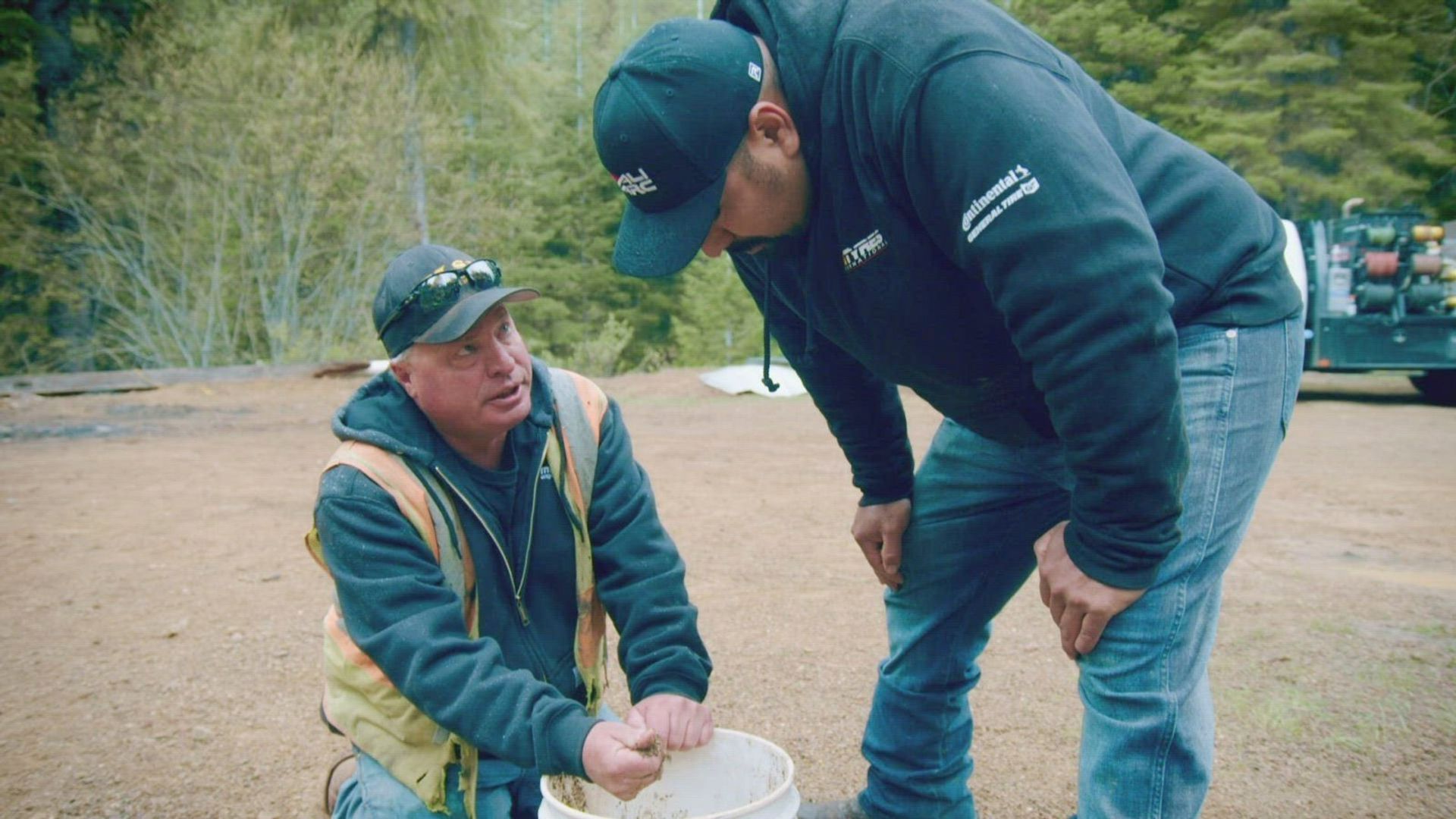 Gold Rush: Freddy Dodge's Mine Rescue background