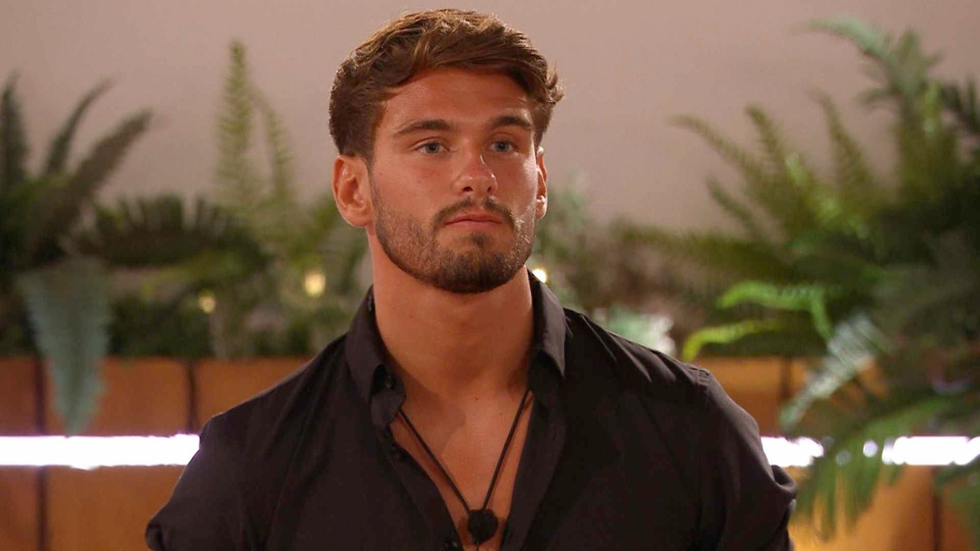 Love Island background