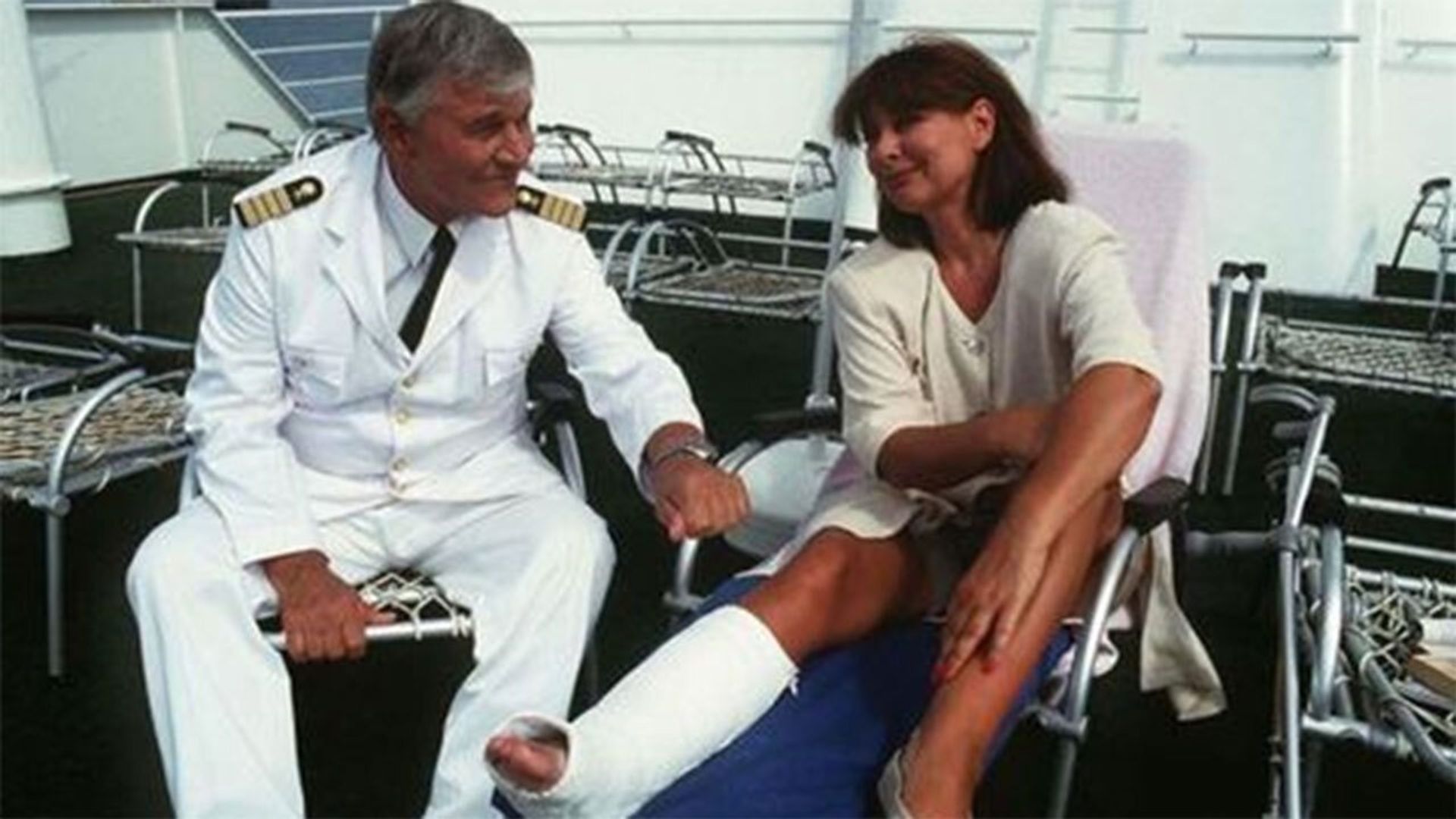 Das Traumschiff background