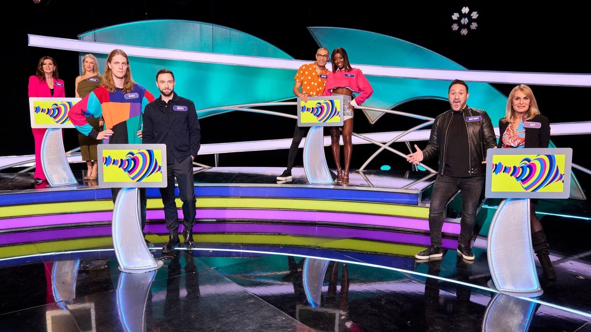 Pointless Celebrities background