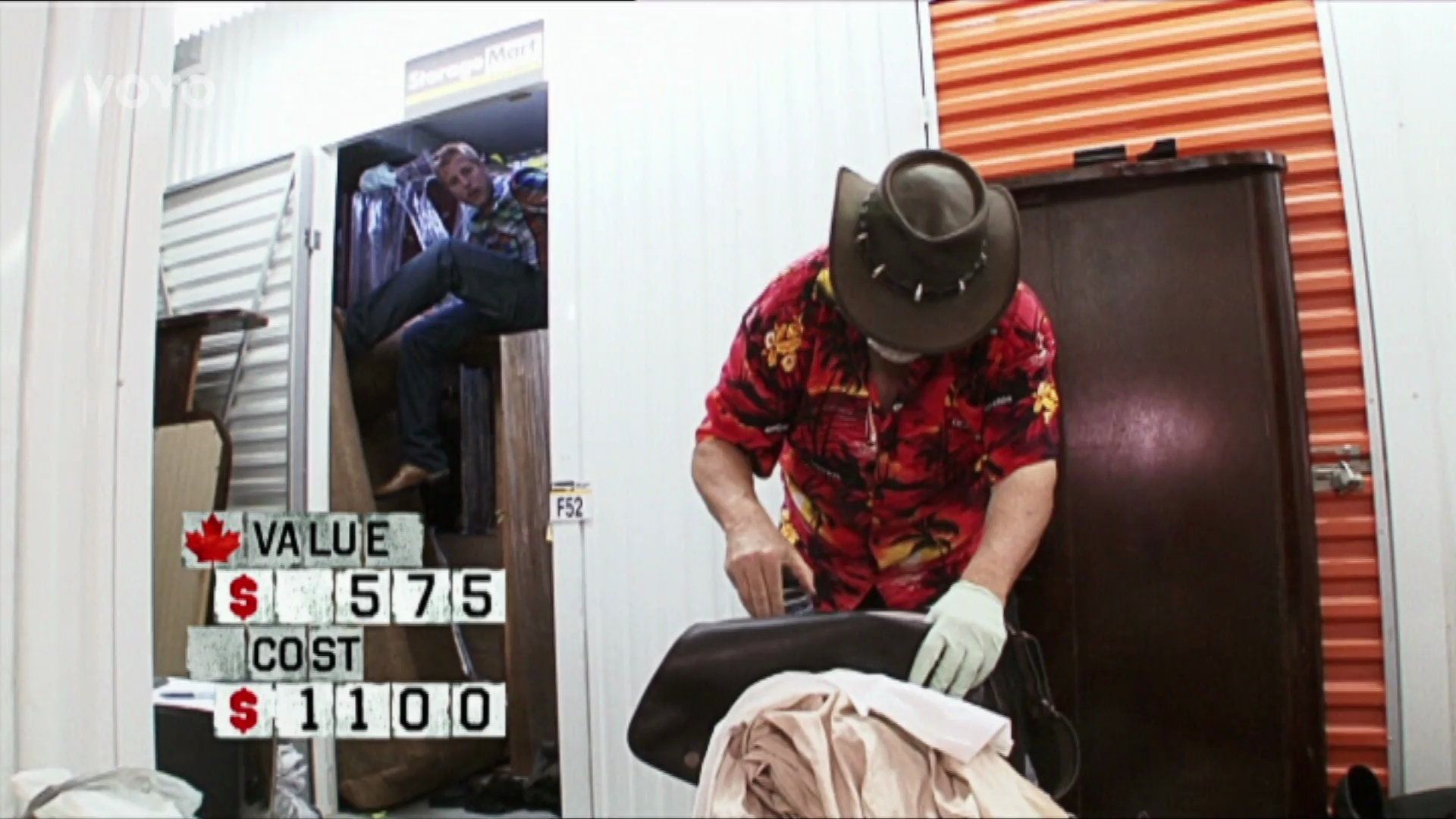 Storage Wars: Northern Treasures background