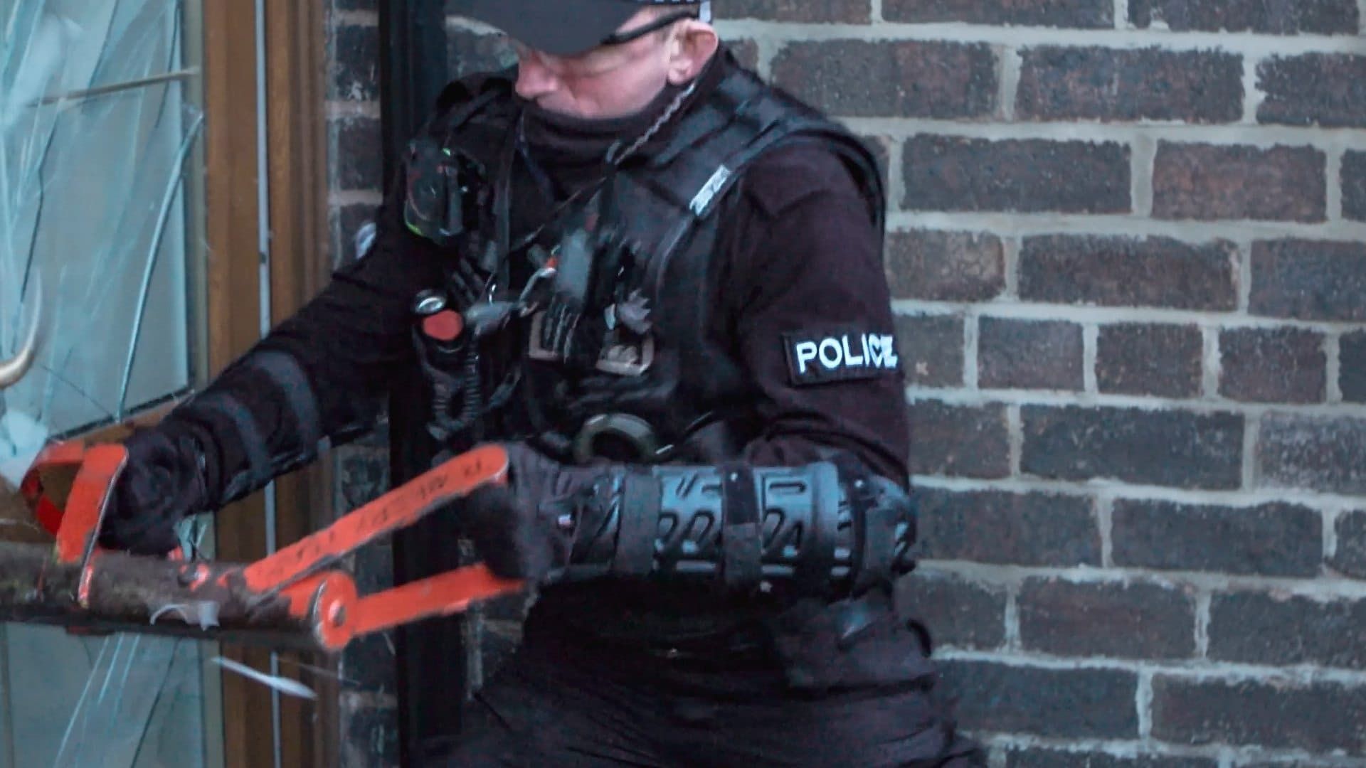 SAS: Catching the Criminals background