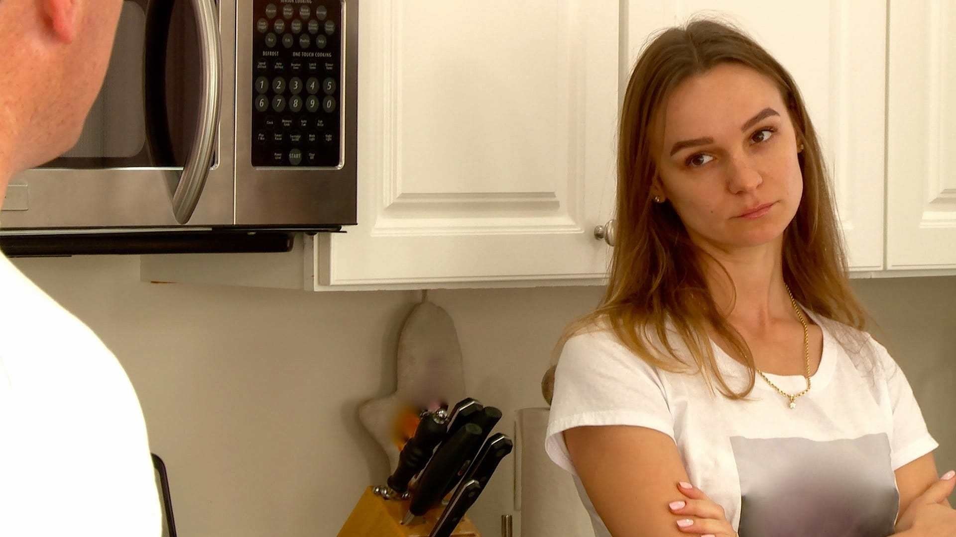 90 Day Fiancé: What Now? background