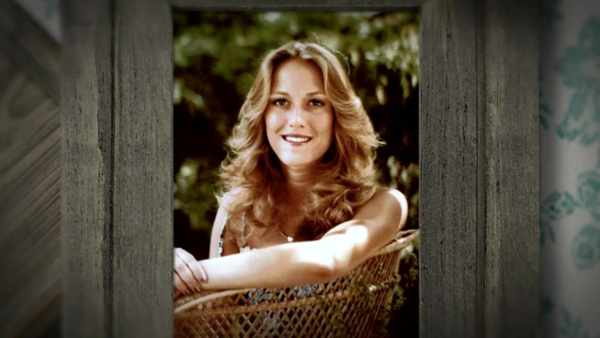On the Case with Paula Zahn background