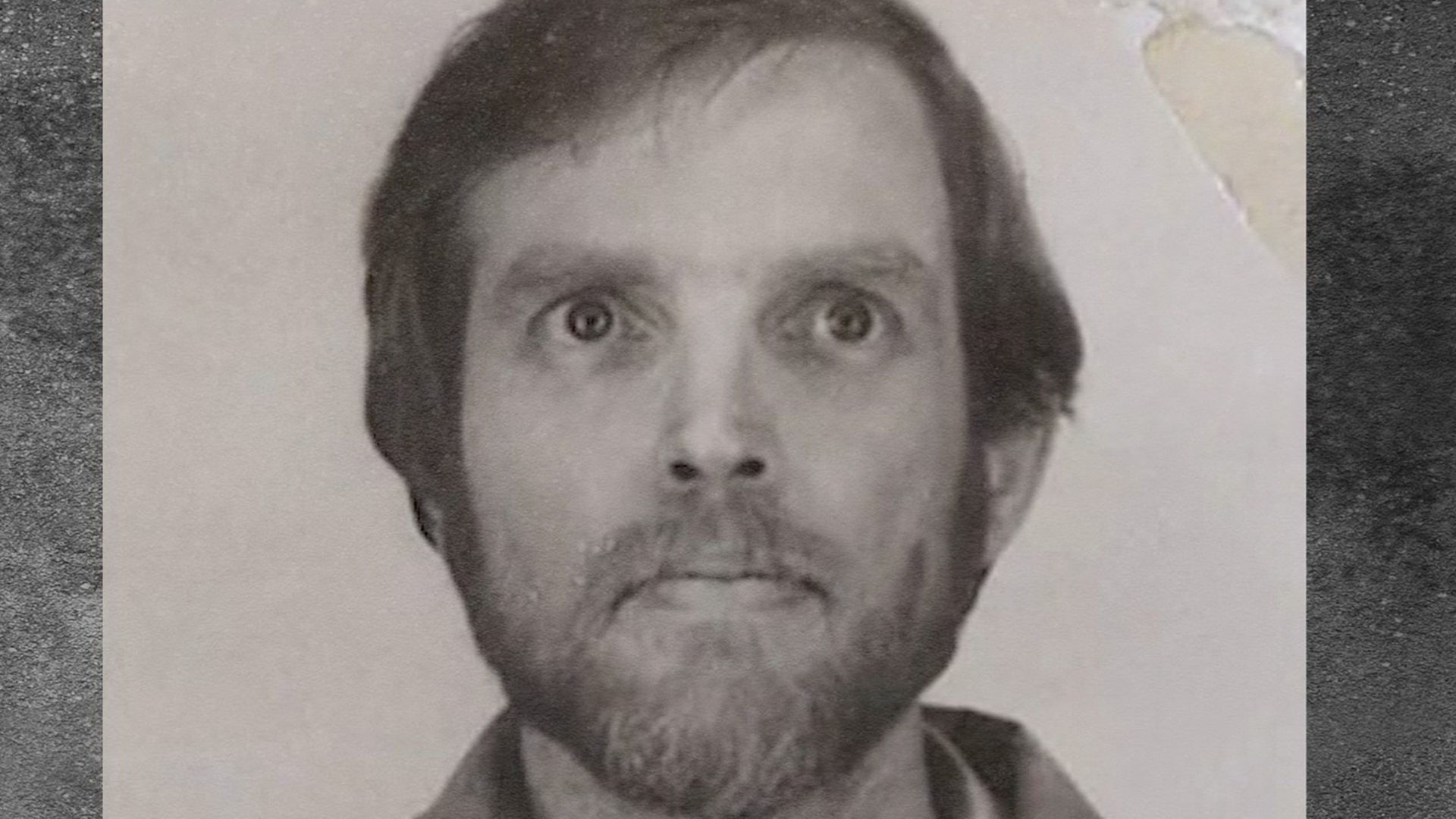 35 Serial Killers the World Wants To Forget background